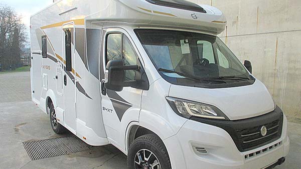 Camper semintegrale C.I. MAGIS 94 XT nuovo in esposizione presso Coinova Camper a Silvano d'Orba