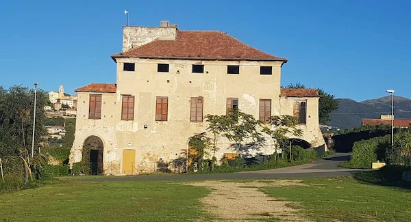 Agricampeggio Al Roseto tra fiori e natura